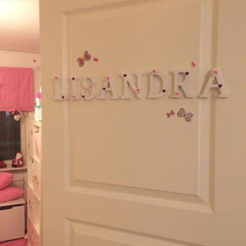 8 CM balti koka burtu alfabēts kāzu dzimšanas dienas ballītei mājas dekorēšanai DIY sienas durvju dekorēšanai personalizēta vārda dizaina vēstule