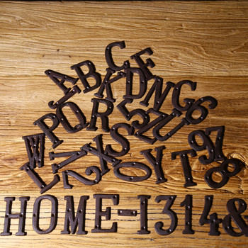 Μεταλλικά γράμματα Αριθμοί με γράμματα Α έως Ω 0 έως 9 Χυτοσίδηρος Διακόσμηση σπιτιού Πινακίδα πόρτας DIY Cafe Wall όμορφη πατίνα Σύμβολο