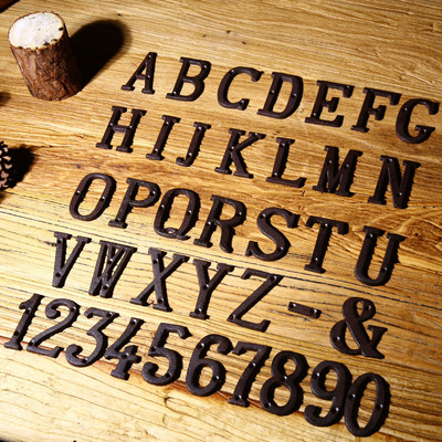 Fém betűk Számok betűkkel A-tól Z-ig 0-tól 9-ig Öntöttvas dekoráció Háztábla Ajtótábla Barkács kávézó Fal gyönyörű patina Szimbólum