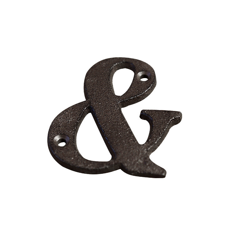 Metalinės raidės Skaičiai su raidėmis A iki Z nuo 0 iki 9 Ketaus apdaila Namo ženklas Durų lenta „Pasidaryk pats“ kavinė Siena graži patina Simbolis