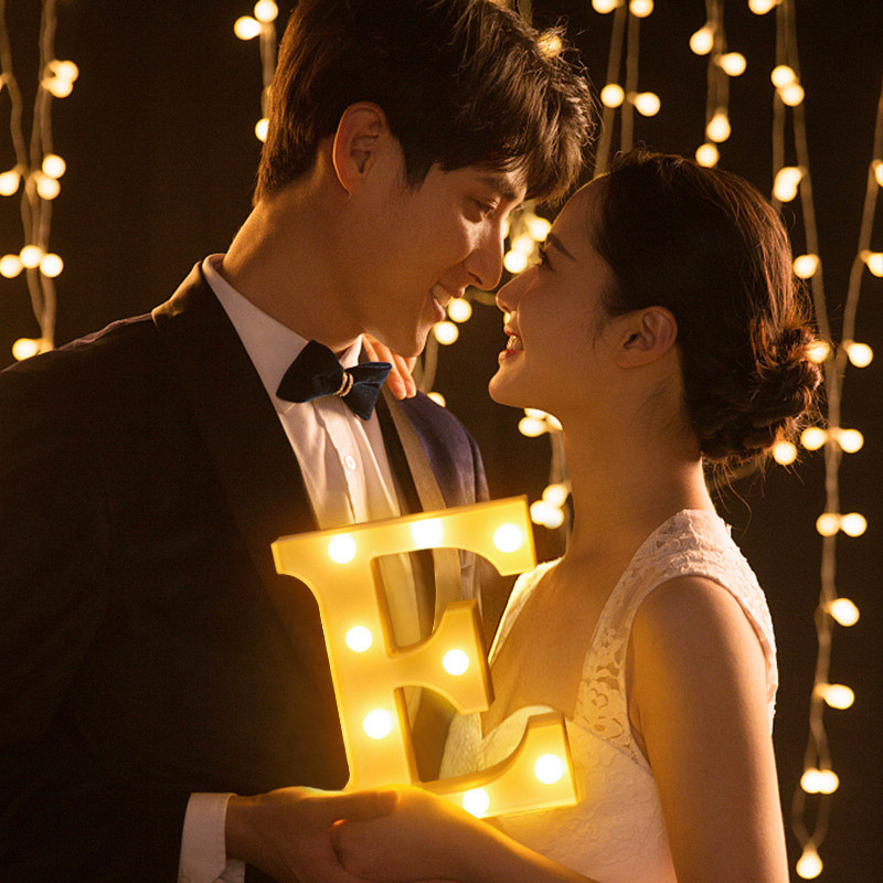Alfabēta burtu LED gaisma gaismas ciparu gaismas kāzu dzimšanas dienas ballīte Guļamistabas mājas dekorēšana Personalizēti burti Mājas dekors
