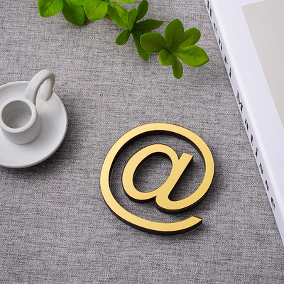 Auksiniai 3D veidrodiniai raidžių sieniniai lipdukai, skirti logotipui pavadinimas Vestuvės meilės raidės „pasidaryk pats“ abėcėlė Anglų sienų dekoro freska Namų dekoravimas