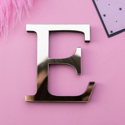 Auksiniai 3D veidrodiniai raidžių sieniniai lipdukai, skirti logotipui pavadinimas Vestuvės meilės raidės „pasidaryk pats“ abėcėlė Anglų sienų dekoro freska Namų dekoravimas