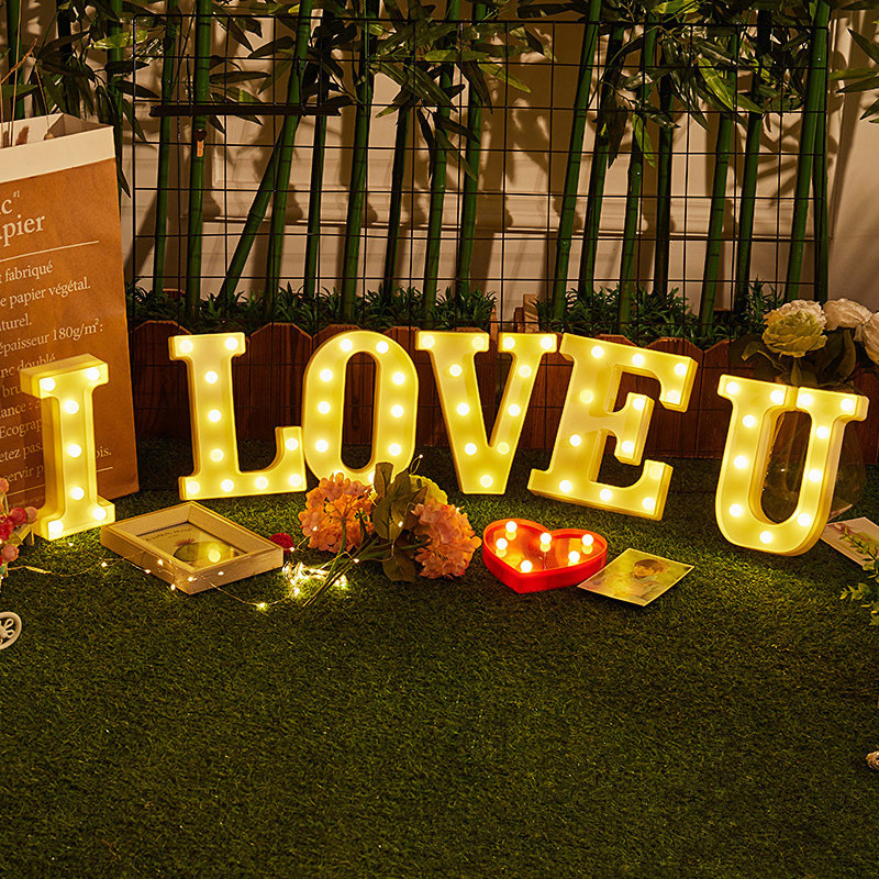 Alfabēta burtu LED gaisma Gaismas ciparu gaisma personalizēti burti Gaiši kāzu dzimšanas dienas svinības Mājas guļamistabas mājas dekorēšana