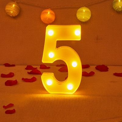 Ukrasna LED svjetleća slova s brojevima Bijela plastična nadstrešnica Svjetla s brojevima Znak Party Wedding Decor Broj na baterije