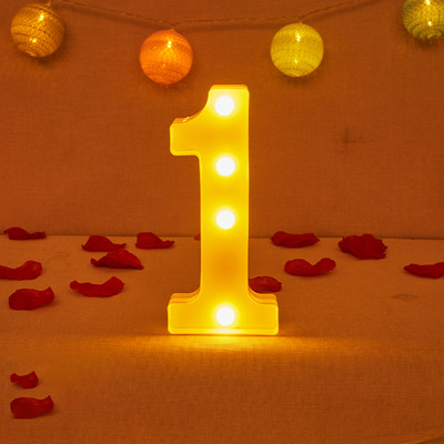 Ukrasna LED svjetleća slova s brojevima Bijela plastična nadstrešnica Svjetla s brojevima Znak Party Wedding Decor Broj na baterije
