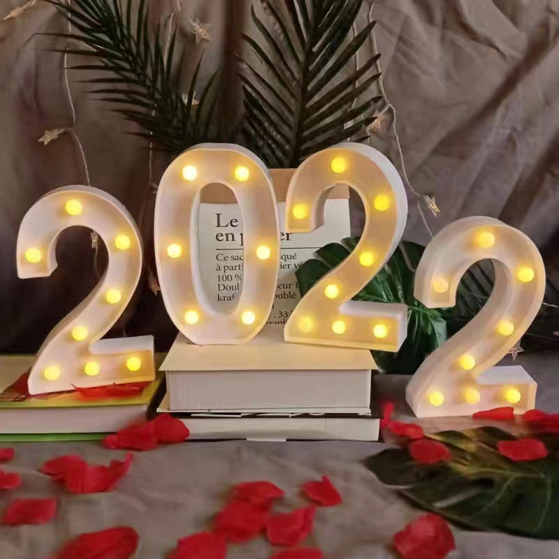 Dekoratiivsed LED-valgustid numbritähed, valged plastist telginumbrid