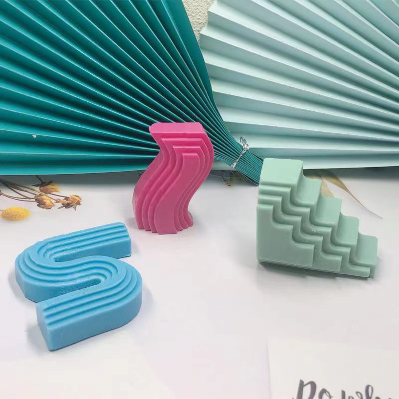 Uue geomeetrilise hoone kujuga küünla silikoonvorm Käsitsi valmistatud seebist krohvivaigust valmistatud küünlakomplekt kodukinke pulmakaunistus