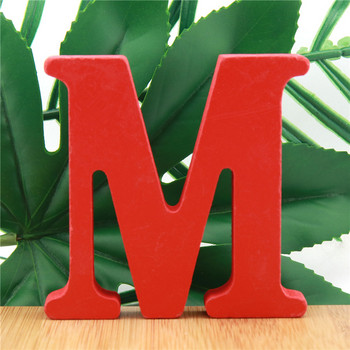 1бр. 10X10CM червени дървени художествени занаяти Свободно стоящи сватбени сърца Начало Декорация Английски букви Азбука Дума Персонализиран дизайн на име