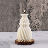 Uue disaini triibuline pöörleva vaasi kujuga silikoonist küünlavormi laine geomeetriline aroomiteraapia kipsvaigust küpsetusvorm Kodukaunistuse kingitused