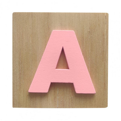 Modes koka bloki Priedes koka burtu bloki, bez skrāpējumiem, brīvi stāvošs agrīnās izglītības burtu bloks