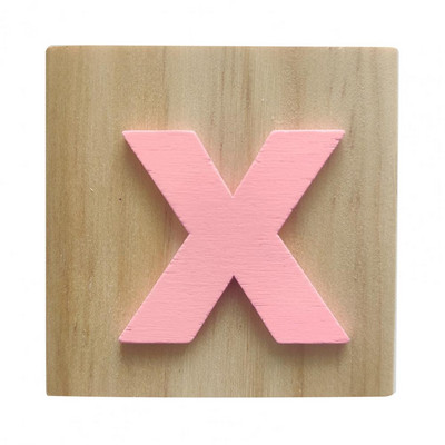 Modes koka bloki Priedes koka burtu bloki, bez skrāpējumiem, brīvi stāvošs agrīnās izglītības burtu bloks