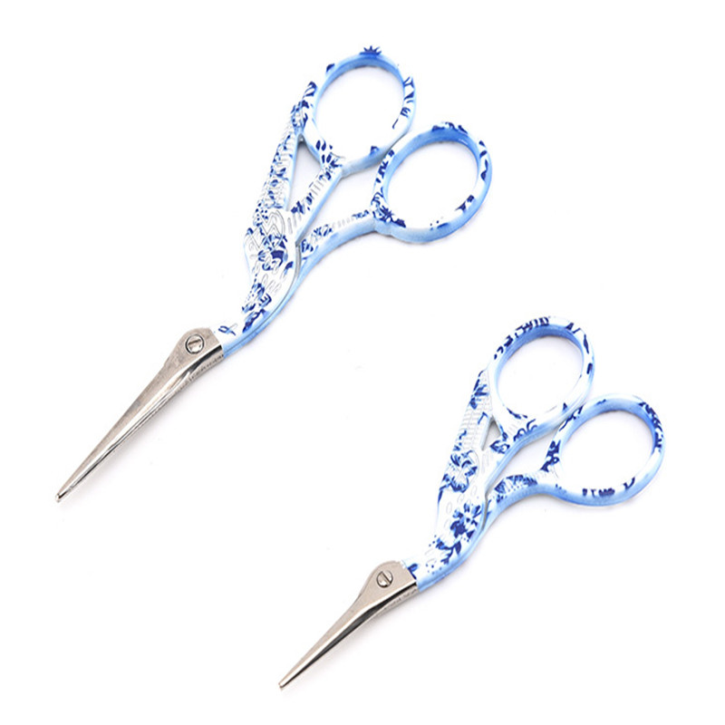 2 broderii antice, model de porțelan albastru și alb, foarfece cu punct de cruce, artizanat clasic european, croitorie, unelte de bucătărie de acasă