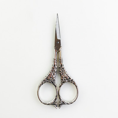 Eiropas stila retro stila nerūsējošā tērauda amatniecības šķēres šķēres antīkas griezējas griešanas izšūšanas krustdūriena šūšanas rīks