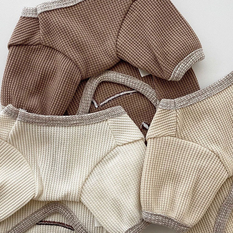 Naminių gyvūnėlių vasaros marškinėliai šunų madingi drabužiai ploni meškiuko megztiniai Pomeranian Bichon Bottom marškinėliai šuniukas namų drabužiai XS-XL