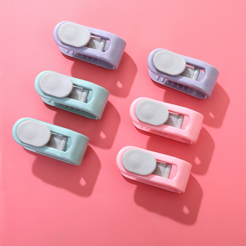 6 vnt. Antklodės antklodės laikiklis patalynės užvalkalo segtukas Neslystantis antklodės griebtuvas antklodės spaustukai užvalkalo užsegimo sagties tvirtinimo įtaisas