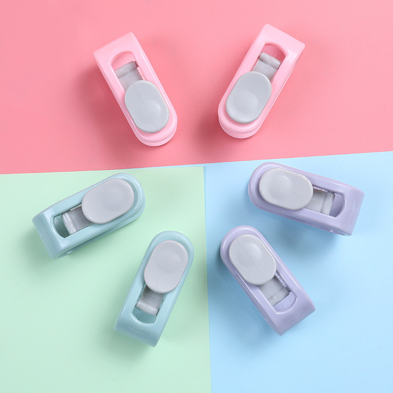 6 vnt. Antklodės antklodės laikiklis patalynės užvalkalo segtukas Neslystantis antklodės griebtuvas antklodės spaustukai užvalkalo užsegimo sagties tvirtinimo įtaisas