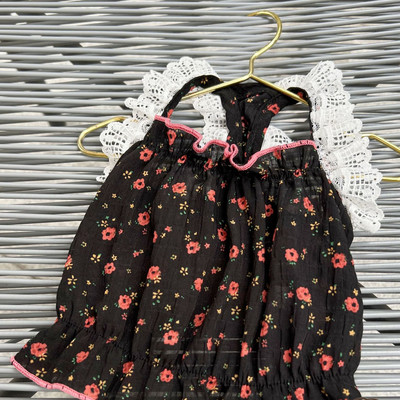 Άνοιξη Καλοκαίρι σιφόν Γαλλική φρέσκια δαντέλα Μικρά τεμαχισμένα λουλούδια Κοντό φόρεμα γάτα σκύλος δροσερό λουράκι Χαριτωμένα τεμαχισμένα λουλούδια Tank Top