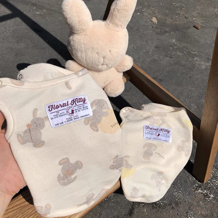 Kisállat aranyos nyúl mellény Kisállat aljszőrzet macska kutya nyúl mellény aljszőr Yorkshire máltai otthoni jelmez Tavaszi és őszi macskaruhák