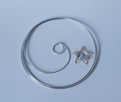 1 vnt tortas, papuoštas aukso sidabro krištolo žvaigždžių apskritimais, palinkėjimų medžiais, suknelių papuošalais torto stovo rėmo puošmena