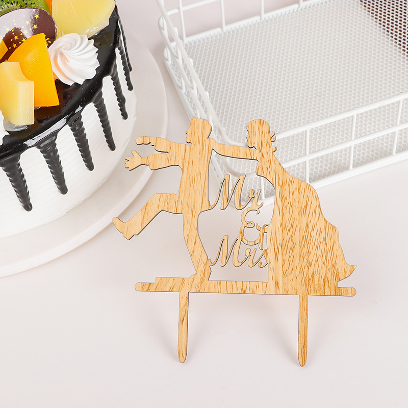 Tuščiaviduriai nuotakos ir jaunikio mediniai vestuvinio torto apmušalai „Meilė ką tik vedęs ponas ir ponia“ torto kepuraitė, skirta vakarėlio reikmenims