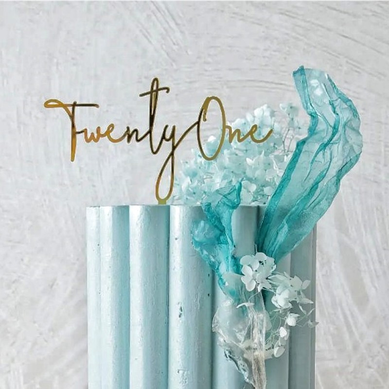 Új Thirty One Happy Birthday tortafedő Arany akril Huszonegy születésnapi cupcake fedő születésnapi tortadíszekhez