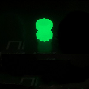 Világító farokcsat kültéri taktikai hátizsák-tartozékok ABS cipzárral húzható esernyő kötél fogantyú EDC kés függő zsinór szerszámok