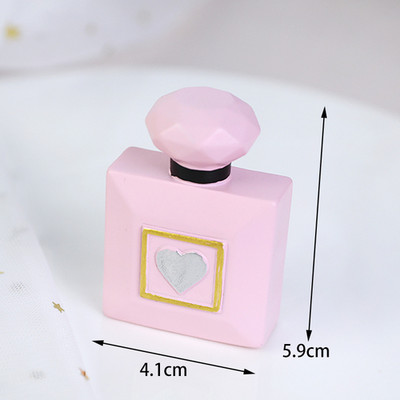 Su gimtadieniu Tortų tvarsčiai Karalienės bakalauro tema Torto puošmena Kvepalai Lūpų dažai Kosmetika Vakarėlio reikmenys Paslaugos