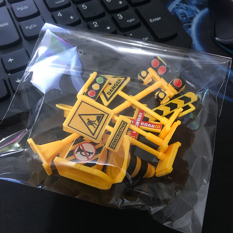 Építkezésre figyelmeztető tábla Születésnapi tortadísz gyerekeknek Közlekedési tábla tortadíszítő topperek Autós parti díszek