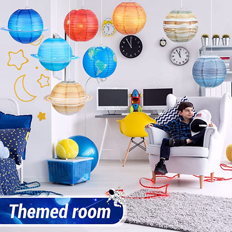 Aštuonios planetos kosmoso popieriniai žibintai Kabantys saulės sistemos planetos vaikams Galaxy Žvaigždėta tema Gimtadienio vakarėlio puošmena berniukas