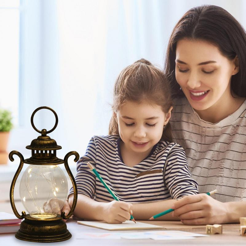 Šviesos diodų žibintų baterijomis veikiantis kaimiškas žibintas senovinis retro pakabinamas žibintas lauko lempa, skirta sodo kiemo stalviršio dekoravimui