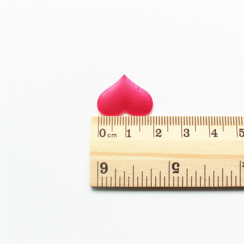 евтино! 50 бр. Heart fabic 2x1.5cm Wedding Party Confetti Table Decoration Party Party Decorative Supplies