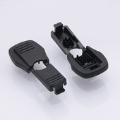 10 gab. Apģērbu auklas gali, rāvējslēdzējs, neilona slēdzene, apavu auklas sprādze