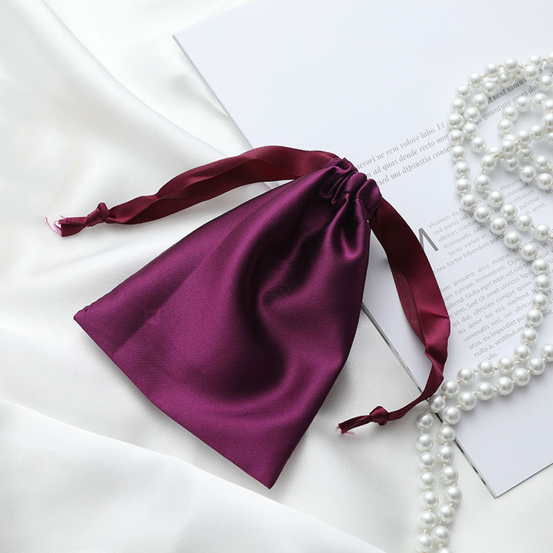 Imiteeritud siidist ehete kottide kotid, nööride kotid, kommid, pulmapeo meik, kingituste tasku pakkimise varustus