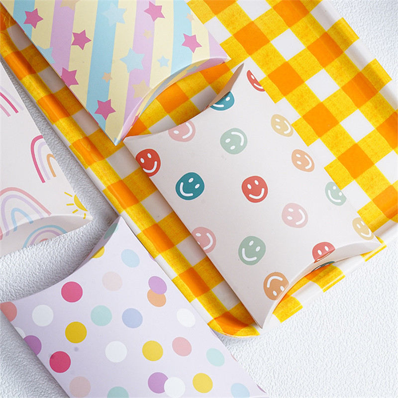 10 gab. Varavīksnes smaidošas sejas spilvena konfekšu kastītes kāzu viesiem dāvanu iesaiņojuma kastīte bērniem dzimšanas dienā, bērnu duša, ballīte, cepumu maisiņš