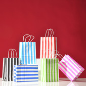 Többszínű csíkos táska barkácsolás színes nátronpapír táska fogantyúkkal Fesztivál ajándéktáska Bevásárló papírzacskók Ruhák Ajándékok Csomagolótáska