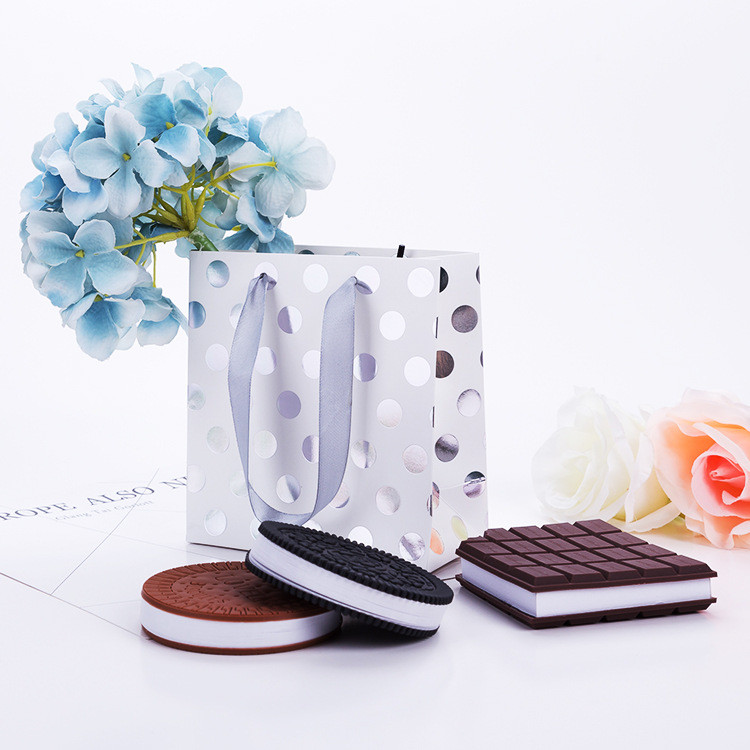 Kis ajándéktáskák szalagos fogantyúkkal Arany mini ajándéktáska, születésnapi esküvőre, karácsonyi ünnepekre Ballagási babaváró rendezvényekre