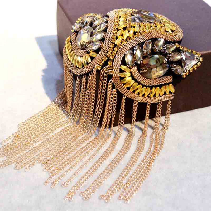 Roku darbs Rhinestone Modes pušķis ķēde plecu dēļa nozīmītes krelles plāksteris metāla Epaulets Epaulette militārā piespraudes piespraudes medaļa