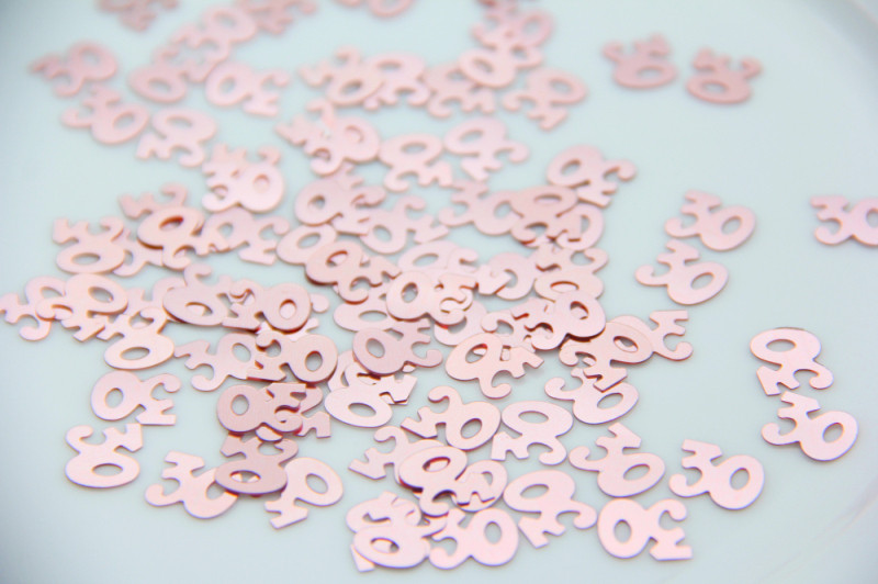 500 gab. 18. gab. — rožu zelta digitālie konfeti ar mirdzošiem dzimšanas dienas dekoriem, konfeti smidzinātāji 18. dzimšanas dienā