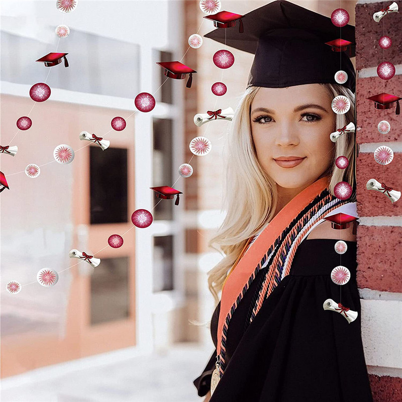 2,4 milj. zili sarkana izlaiduma bakalaura cepure, papīra vāciņa vītnes skolas svinībām 2023. gada izlaiduma ballītei, piekārts rotājums