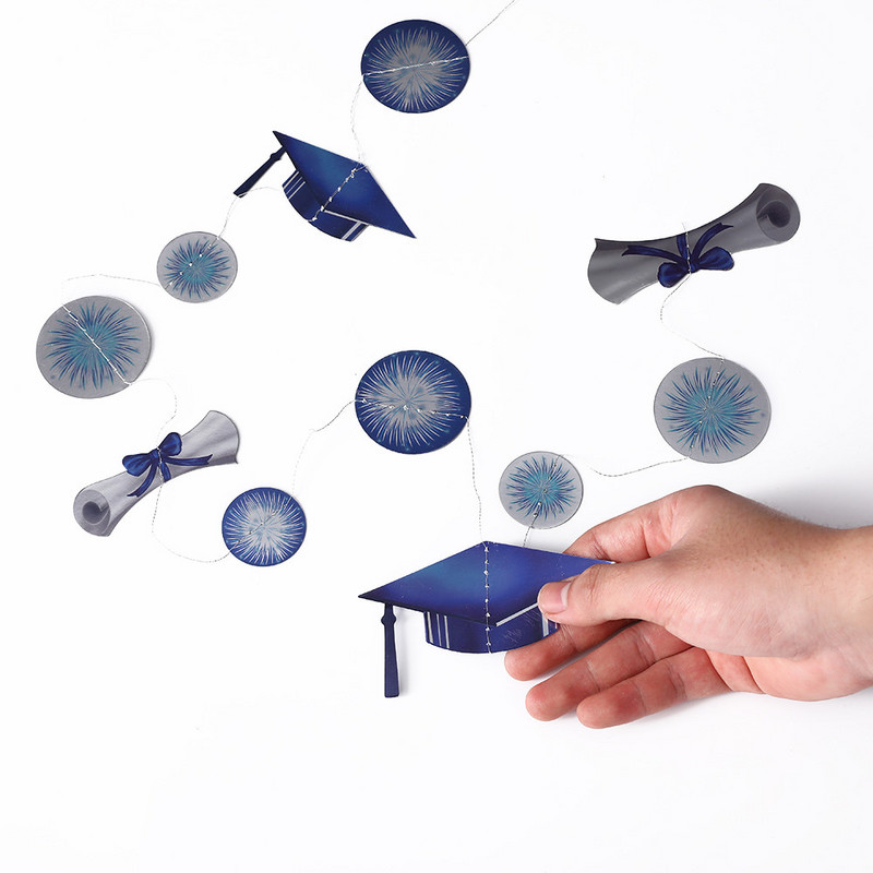 2,4 milj. zili sarkana izlaiduma bakalaura cepure, papīra vāciņa vītnes skolas svinībām 2023. gada izlaiduma ballītei, piekārts rotājums