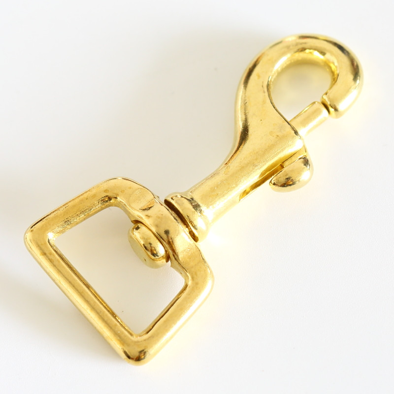 Tīra vara āķa sprādzes soma ar sprādzi misiņa āķa kvadrātveida astes suņa sprādzes atslēgu piekariņš ar rokām darināta āda