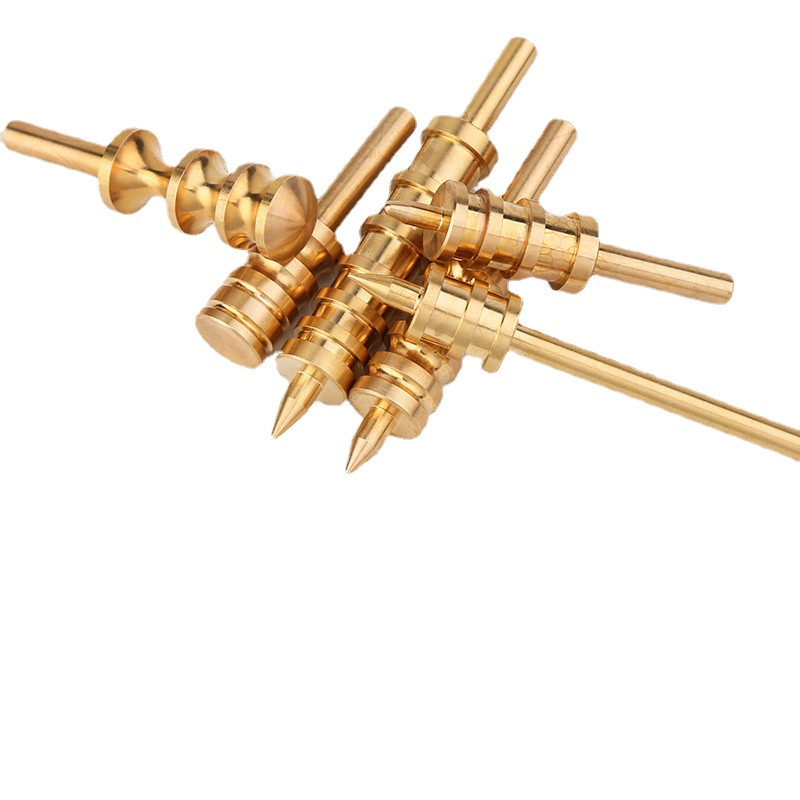 Misiņa plaucēta šķautņu galva Ādas gofrēta galviņa ar elektrisko lodēšanu roku darbs Ādas izstrādājumi Ādas malu slīpēšana Presēšanas mala