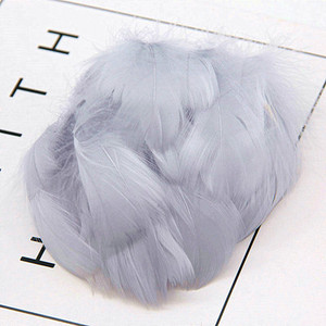 Természetes hattyutollak 4-7cm 1-2 hüvelyk kis úszó tollak libatoll színes tollak dekorációs kézművesekhez 100db