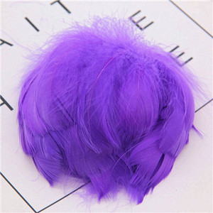 Természetes hattyutollak 4-7cm 1-2 hüvelyk kis úszó tollak libatoll színes tollak dekorációs kézművesekhez 100db