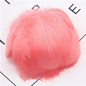 Természetes hattyutollak 4-7cm 1-2 hüvelyk kis úszó tollak libatoll színes tollak dekorációs kézművesekhez 100db