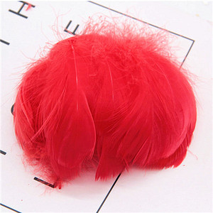 Természetes hattyutollak 4-7cm 1-2 hüvelyk kis úszó tollak libatoll színes tollak dekorációs kézművesekhez 100db