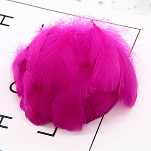 Természetes hattyutollak 4-7cm 1-2 hüvelyk kis úszó tollak libatoll színes tollak dekorációs kézművesekhez 100db