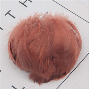 Természetes hattyutollak 4-7cm 1-2 hüvelyk kis úszó tollak libatoll színes tollak dekorációs kézművesekhez 100db