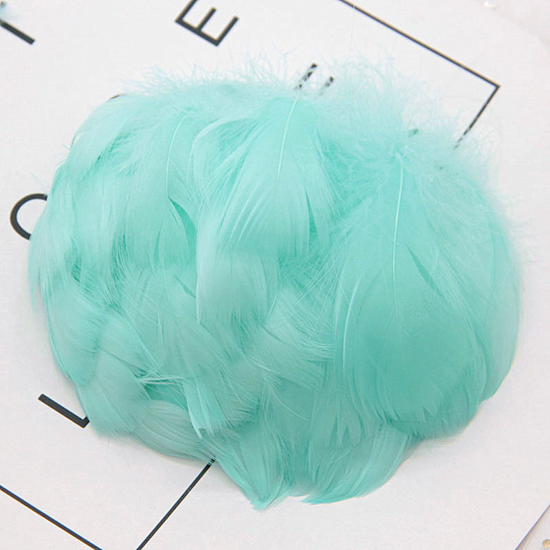 Természetes hattyutollak 4-7cm 1-2 hüvelyk kis úszó tollak libatoll színes tollak dekorációs kézművesekhez 100db